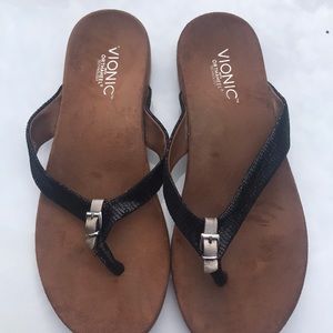 Vionic sandals sz 9 black